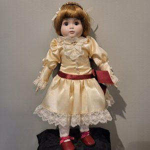 1986 Midori Zasan Porcelain Musical Doll - plays Laura's Theme from Dr. Zhivago